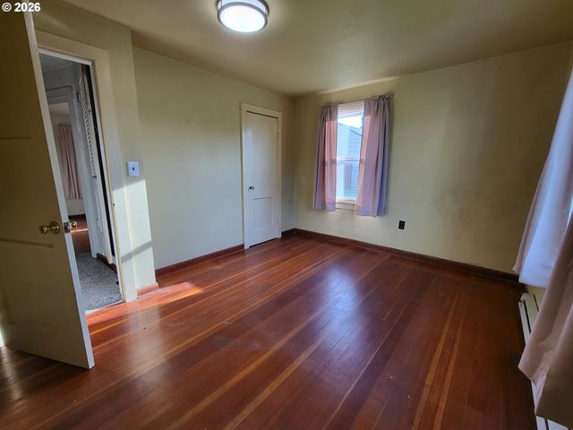 1865 J St, Springfield, OR 97477