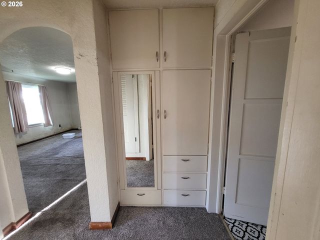 1865 J St, Springfield, OR 97477