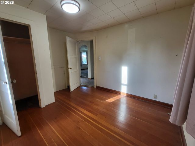 1865 J St, Springfield, OR 97477