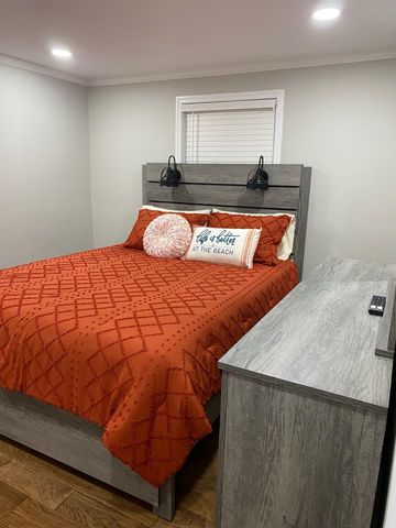 490 Waverly Rd., Pawleys Island, SC 29585