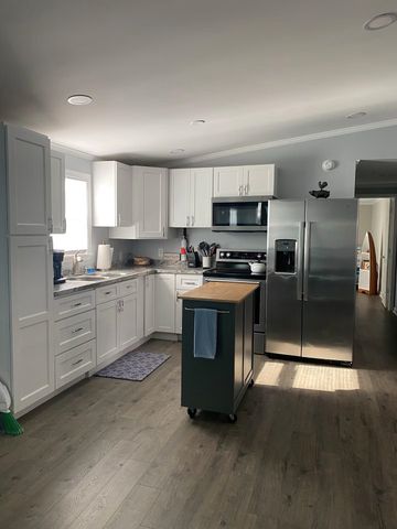 490 Waverly Rd., Pawleys Island, SC 29585