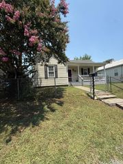 2213 Russell AVE, Roanoke, VA 24015
