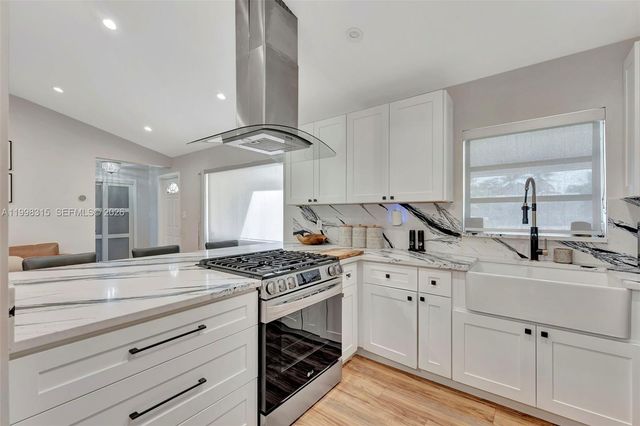 3043 Hayes Street, Hollywood, FL 33021