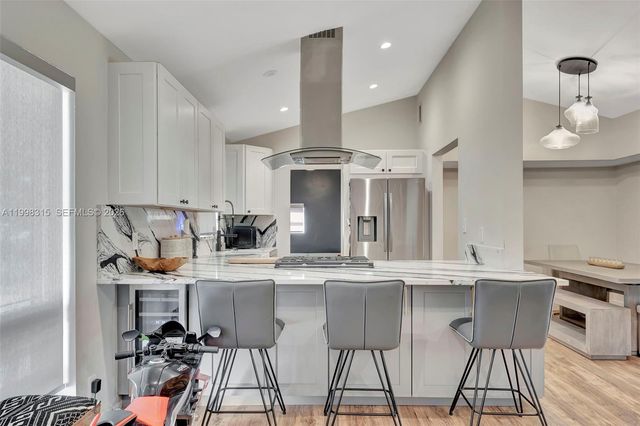 3043 Hayes Street, Hollywood, FL 33021