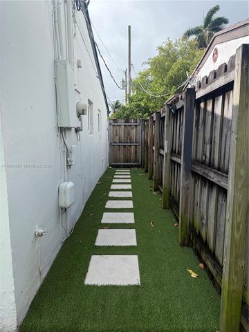 3043 Hayes Street, Hollywood, FL 33021