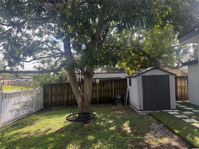3043 Hayes Street, Hollywood, FL 33021
