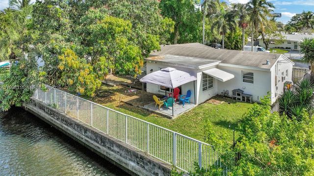 3043 Hayes Street, Hollywood, FL 33021