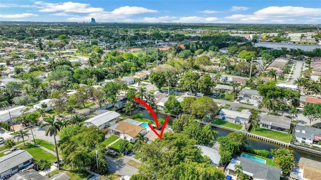 3043 Hayes Street, Hollywood, FL 33021