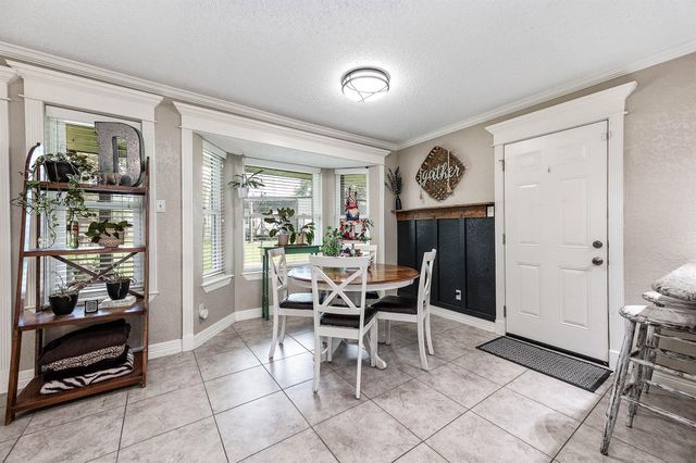 63 E County Road 136, Alvin, TX 77511