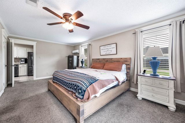 63 E County Road 136, Alvin, TX 77511