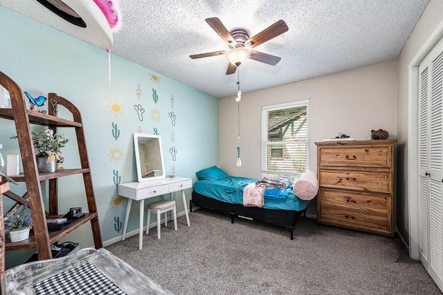 63 E County Road 136, Alvin, TX 77511