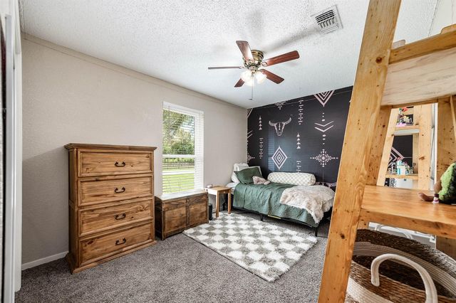 63 E County Road 136, Alvin, TX 77511