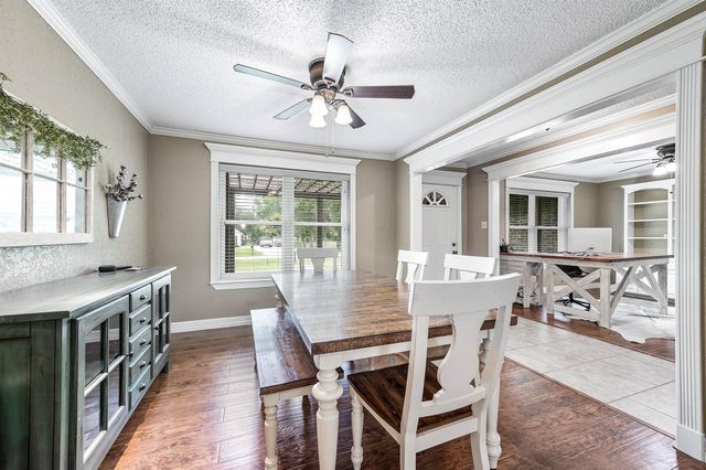 63 E County Road 136, Alvin, TX 77511