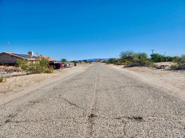 2265 Sand Ere Avenue, Thermal, CA 92274