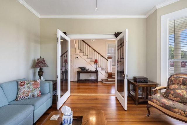 208 Avenue G, Johnson City, TX 78636