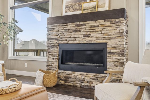 727 S Hickory Drive, Springfield, MO 65809