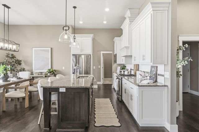 727 S Hickory Drive, Springfield, MO 65809