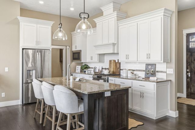 727 S Hickory Drive, Springfield, MO 65809