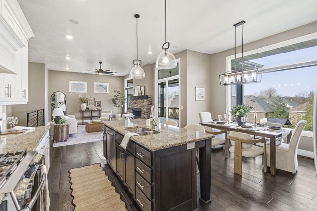 727 S Hickory Drive, Springfield, MO 65809