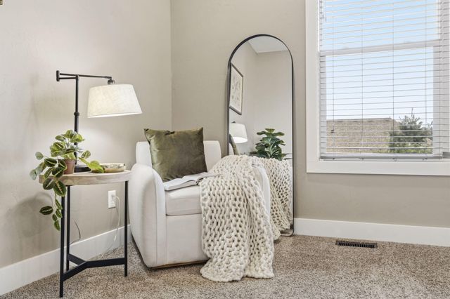 727 S Hickory Drive, Springfield, MO 65809