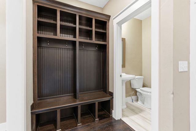 727 S Hickory Drive, Springfield, MO 65809