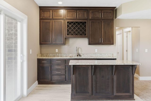 727 S Hickory Drive, Springfield, MO 65809