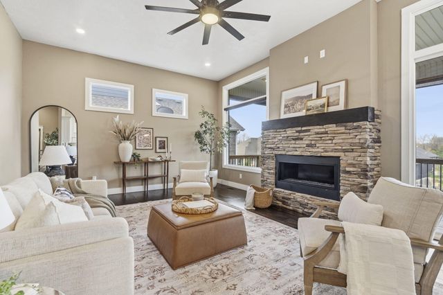 727 S Hickory Drive, Springfield, MO 65809