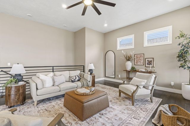 727 S Hickory Drive, Springfield, MO 65809