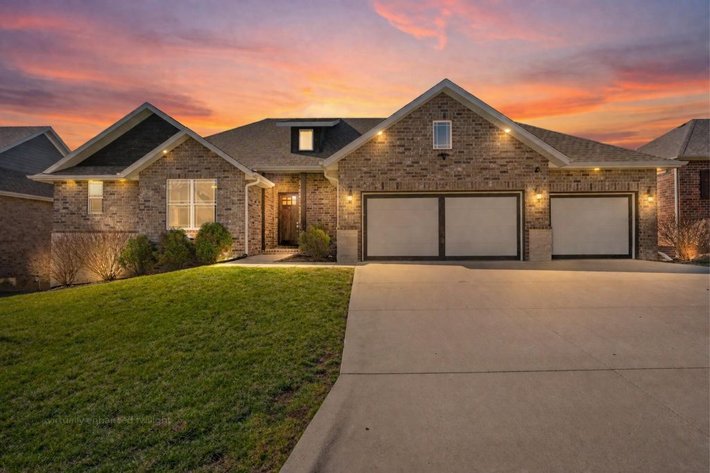 727 S Hickory Drive, Springfield, MO 65809