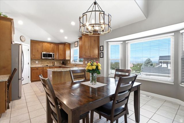 11566 S SUNBURN LN, Sandy, UT 84094