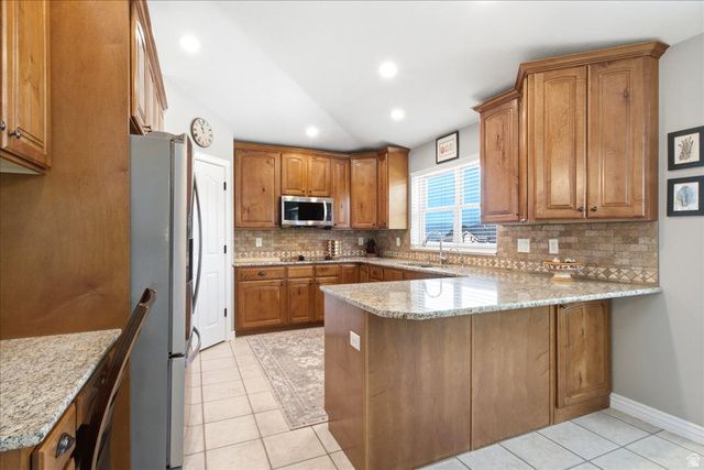 11566 S SUNBURN LN, Sandy, UT 84094