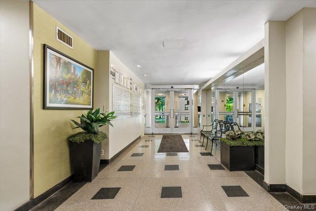 6 Fordham Hill Oval 12h, Bronx, NY 10468