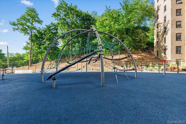6 Fordham Hill Oval 12h, Bronx, NY 10468