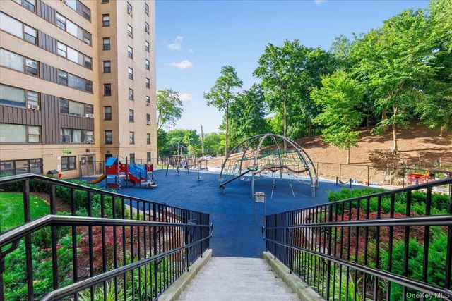6 Fordham Hill Oval 12h, Bronx, NY 10468