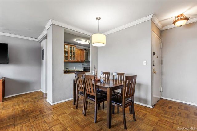 6 Fordham Hill Oval 12h, Bronx, NY 10468