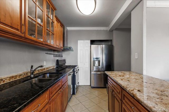 6 Fordham Hill Oval 12h, Bronx, NY 10468
