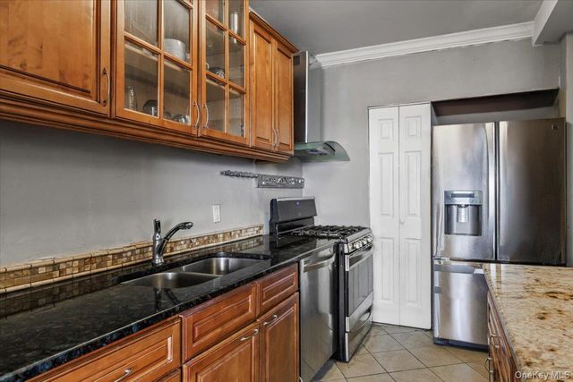 6 Fordham Hill Oval 12h, Bronx, NY 10468