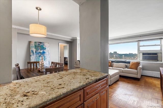 6 Fordham Hill Oval 12h, Bronx, NY 10468