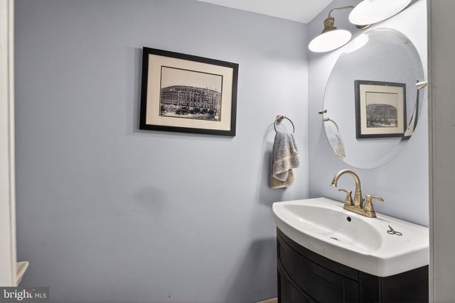2055 JOHNSTON DR, Bethlehem, PA 18017