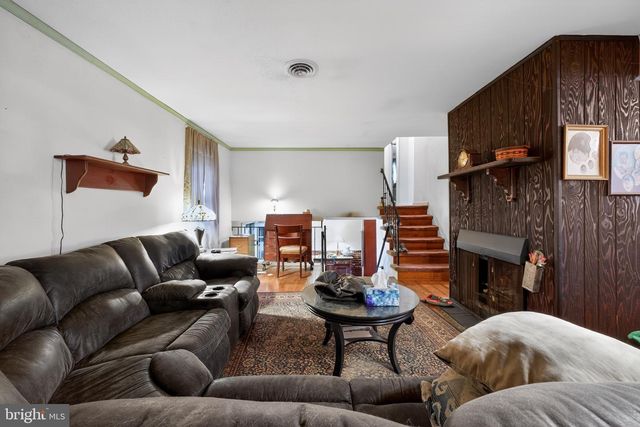 2055 JOHNSTON DR, Bethlehem, PA 18017