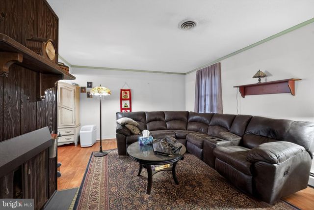 2055 JOHNSTON DR, Bethlehem, PA 18017