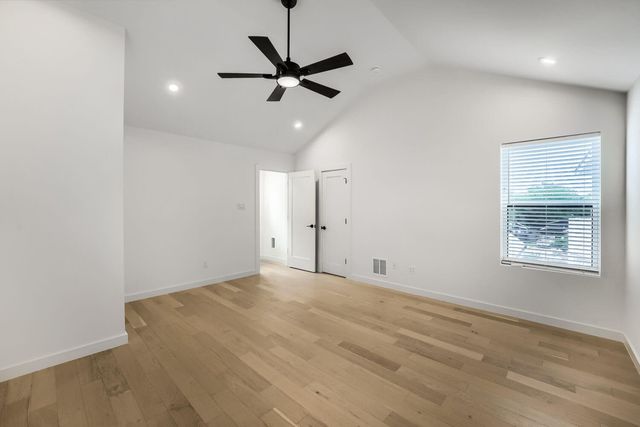 3204 Overcup Oak DR B, Austin, TX 78704