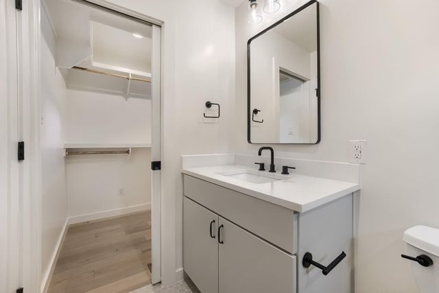 3204 Overcup Oak DR B, Austin, TX 78704