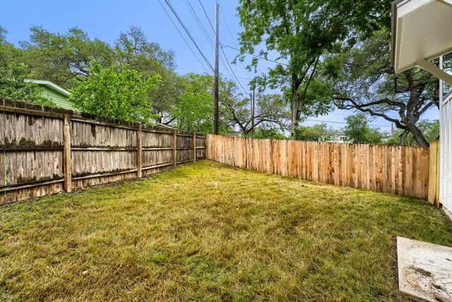 3204 Overcup Oak DR B, Austin, TX 78704