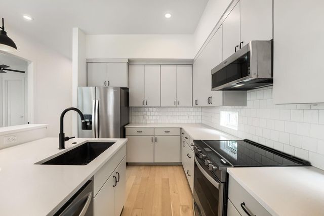 3204 Overcup Oak DR B, Austin, TX 78704