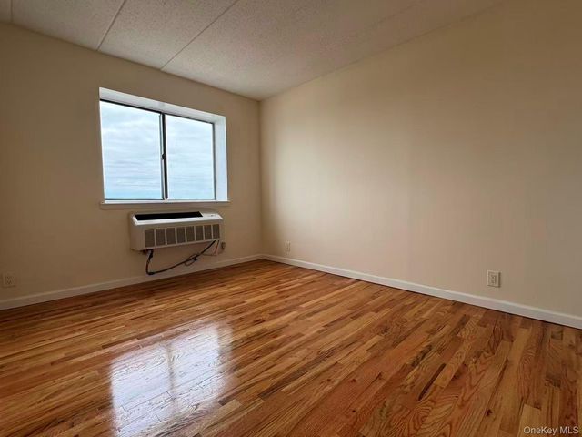 145-18 34th Ave 8D, Flushing, NY 11354