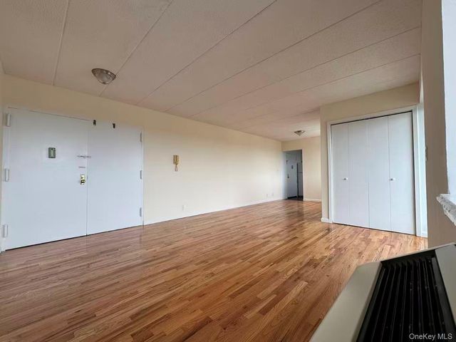 145-18 34th Ave 8D, Flushing, NY 11354