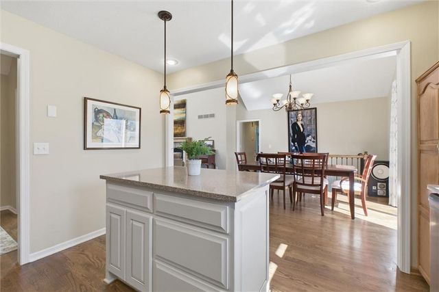 11915 Grandview Street, Overland Park, KS 66213