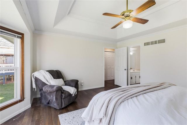 11915 Grandview Street, Overland Park, KS 66213