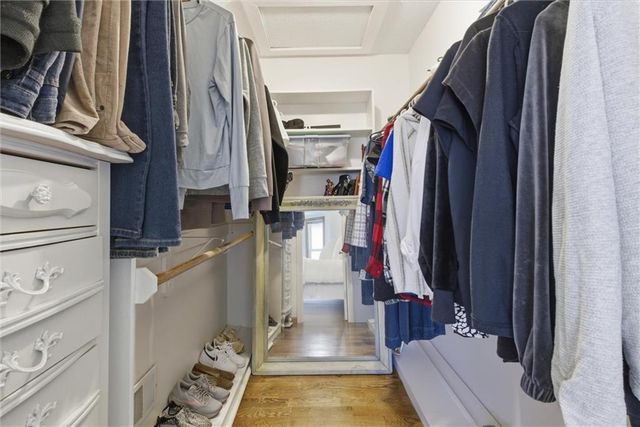 11915 Grandview Street, Overland Park, KS 66213